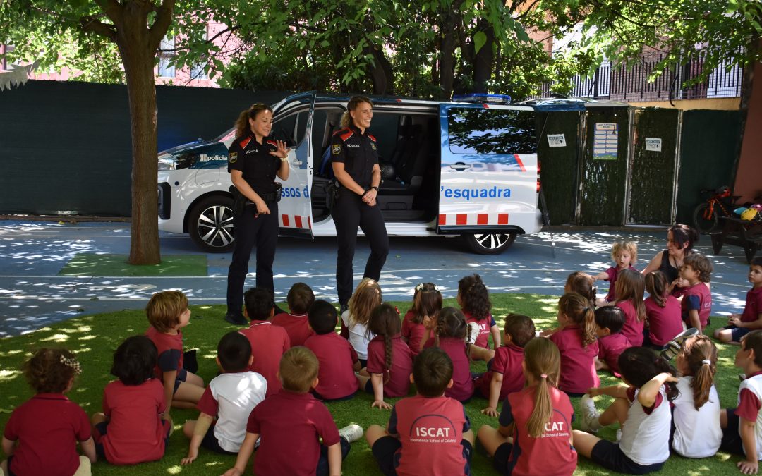 Mossos d’Esquadra visit Early Years 🚓👮‍♀️